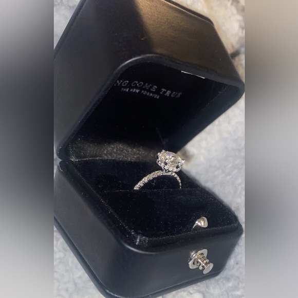 SOLD
1.5 CARAT Engagement Ring - Picture 3 of 6